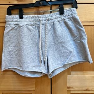 Vuori Womens Halo Short size Small